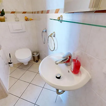 Strandnahe Fewo, Zentral Und Ruhig Gelegen, Bella Rosa, Apartman