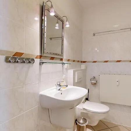 Strandnahe Fewo, Zentral Und Ruhig Gelegen, Bella Rosa, *